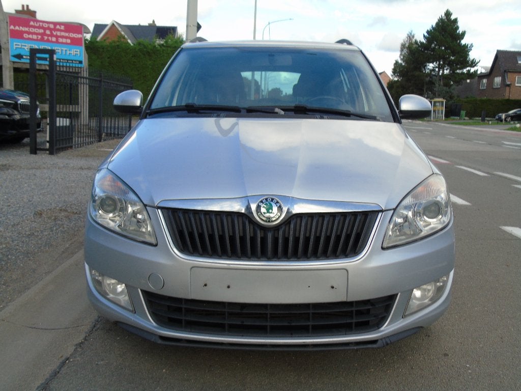 Skoda Fabia 1.6 TDI *12/2010 *Digitale AIRCO *NAVI *EURO 5, Auto's, Voorwielaandrijving, Euro 5, Stof, Zwart