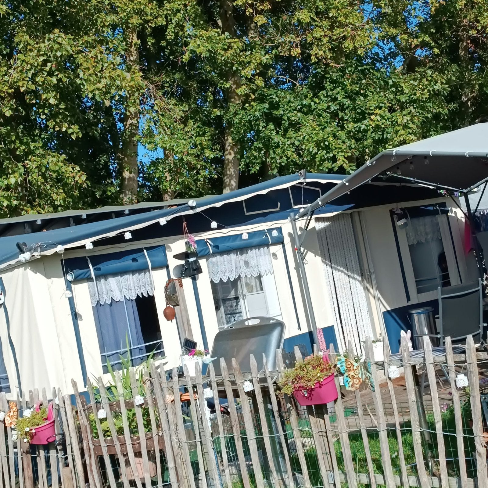 Caravane avec auvent, Jusqu'à 5