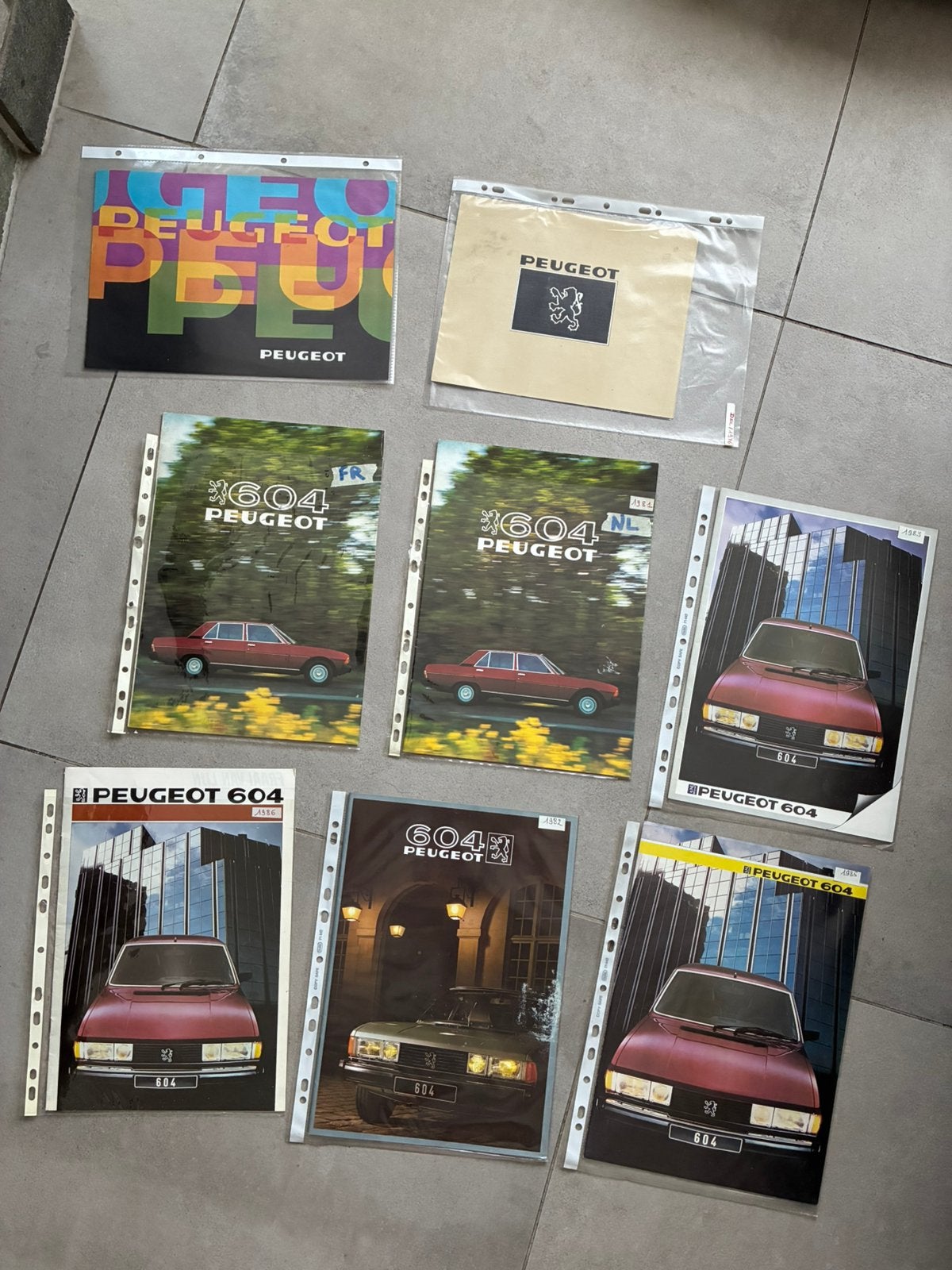 lot collection catalogue brochure Peugeot 604, Ophalen, Zo goed als nieuw, Peugeot