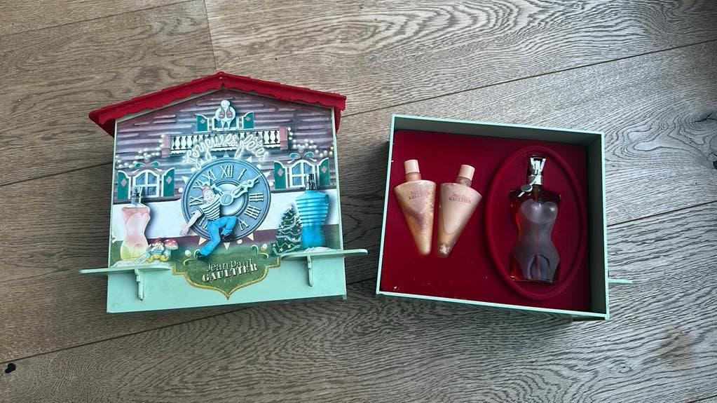 Jean paul gaultier parfum coffret, Bijoux, Sacs & Beauté, Enlèvement ou Envoi, Comme neuf