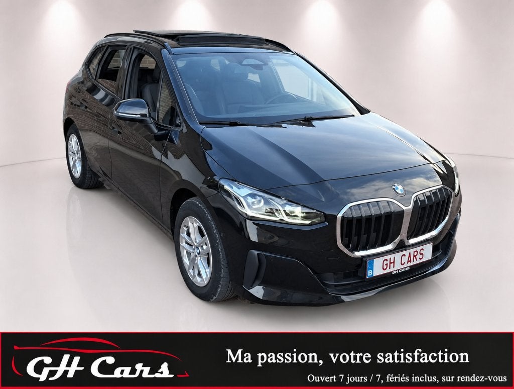 Bmw 218 Active Tourer automatique Toit pano Cuir chauffants, Auto's, Dealer onderhouden, Monovolume, Lane Keeping Assist, Zwart