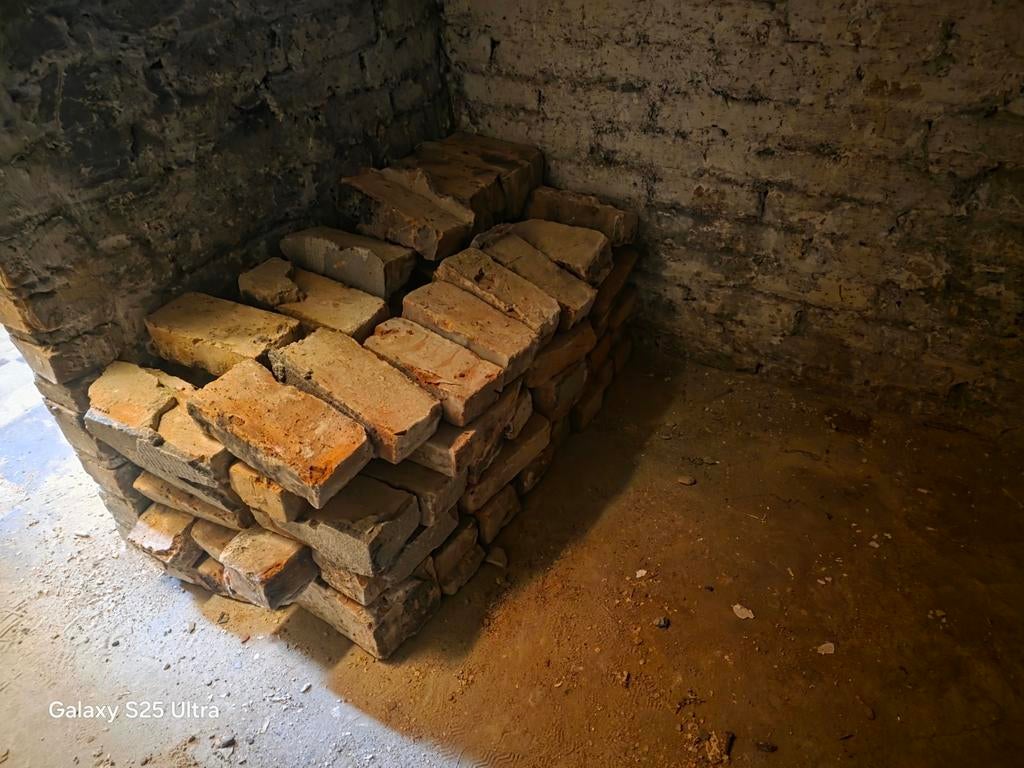 Gratis oude rode bakstenen ( 1960) – Laken (Brussel), Doe-het-zelf en Bouw, Metselstenen, Ophalen, Bakstenen