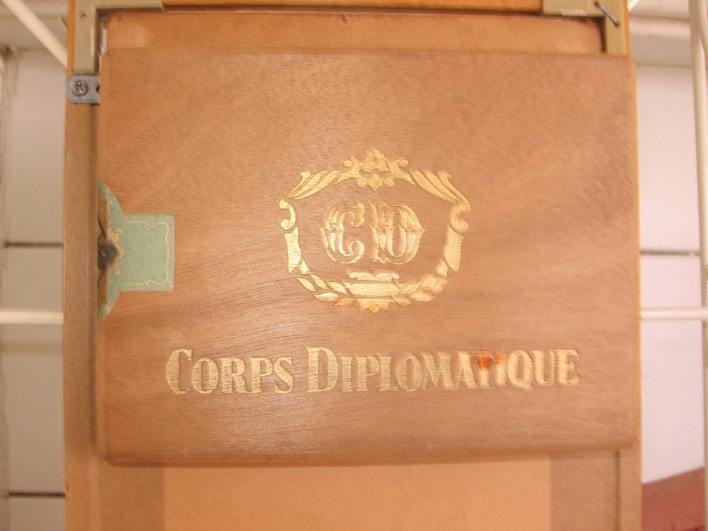 Alto „" Diplomatic Corps "” sigarendoos.”, Ophalen of Verzenden, Zo goed als nieuw, Overige typen