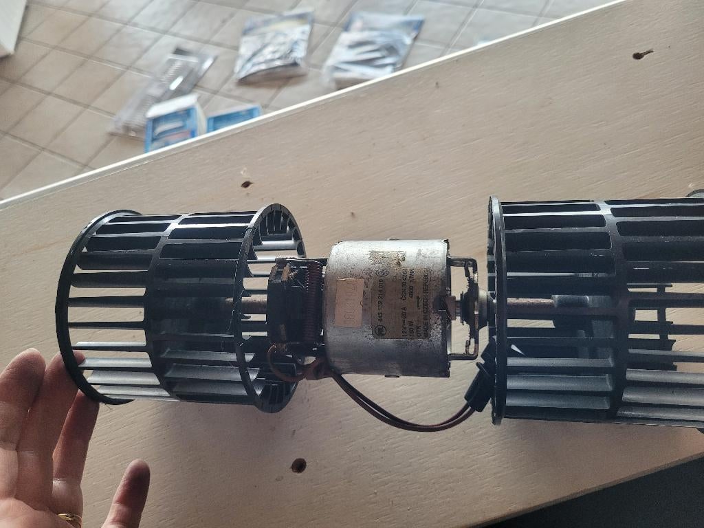 Moteur ventilation Skoda Favorit - NEUF, Autos : Pièces & Accessoires, Climatisation & Chauffage, Skoda, Neuf, Enlèvement