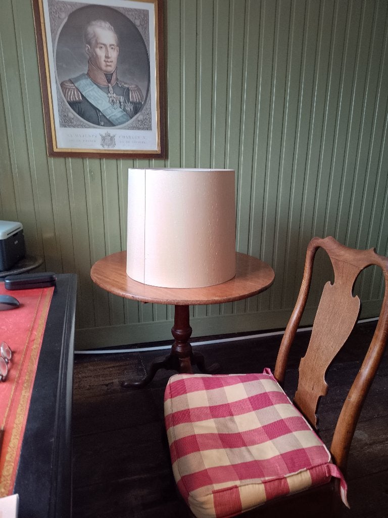 bel abat-jour beige en parfait état et lampe rouge moderne, Lampe de table, Beige, Textile, Rond