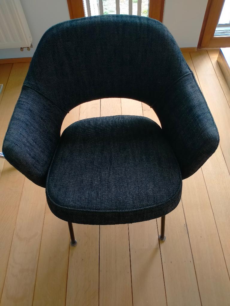 Eetkamer armstoelen (2 stuks) Knoll Conference Saarinen, Huis en Inrichting, Fauteuils, Gebruikt, Metaal, Stof, 50 tot 75 cm, Minder dan 75 cm