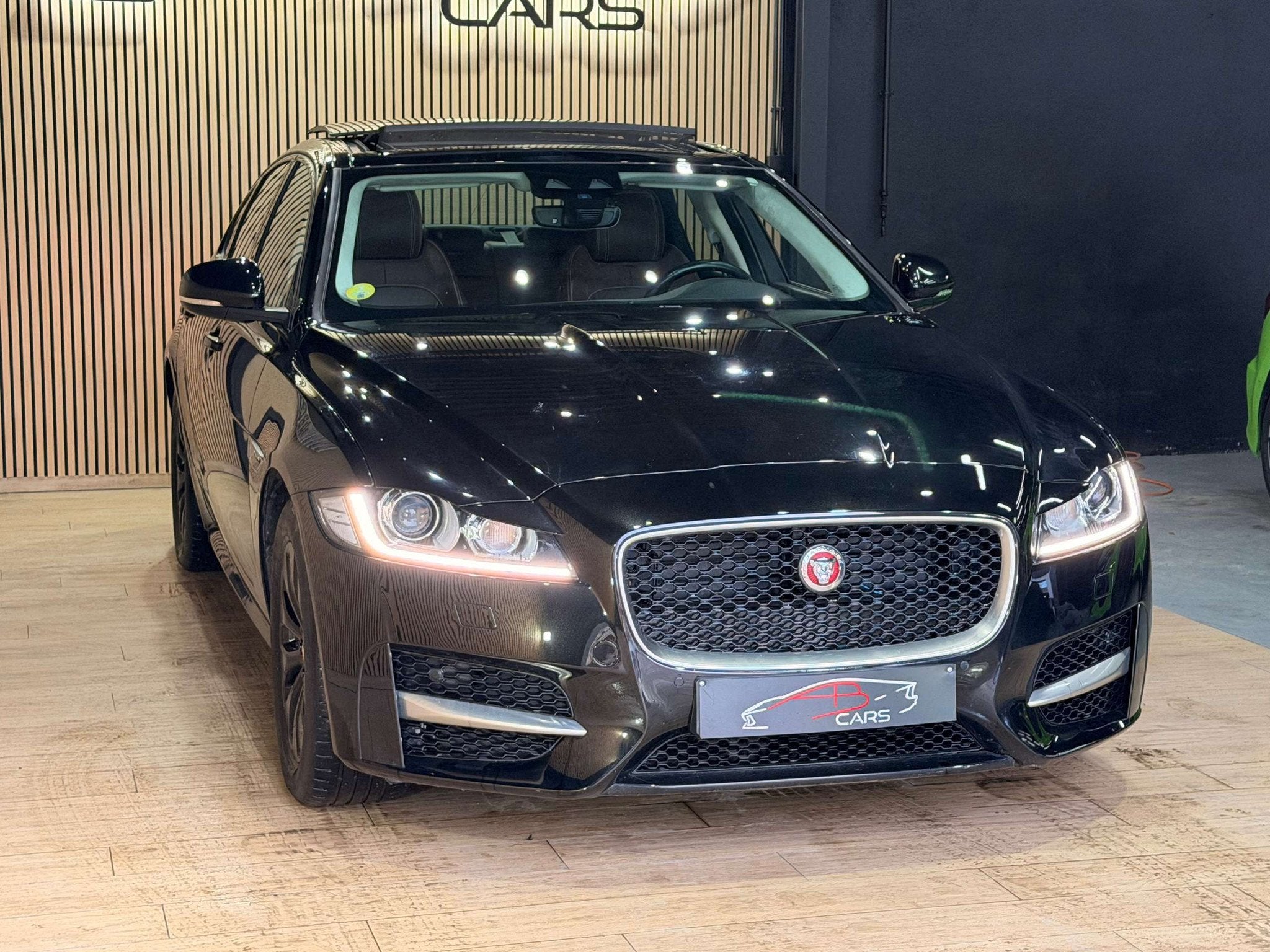 Jaguar XF 2.0 D E-Performance R-Sport * GAR 12 M *, Cuir, Entreprise, Automatique, Anti démarrage