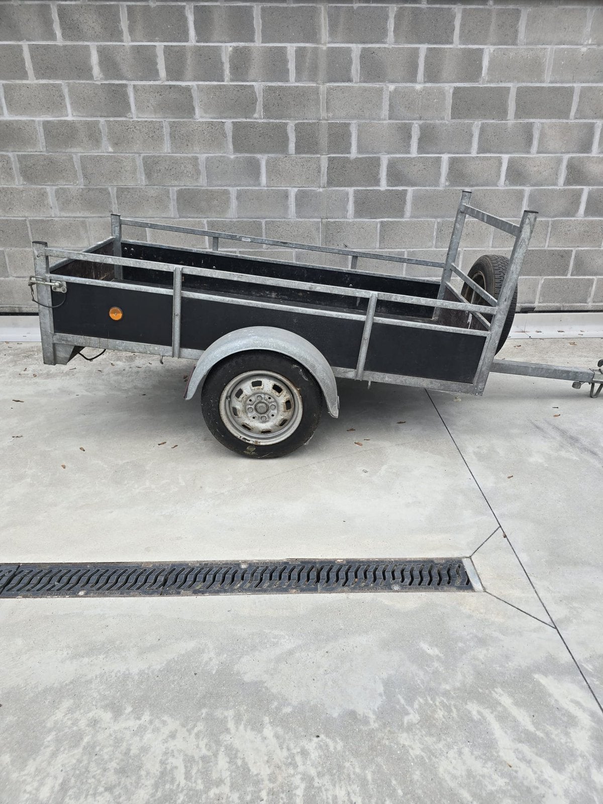 Aanhangwagen in goede staat, Enlèvement, Comme neuf