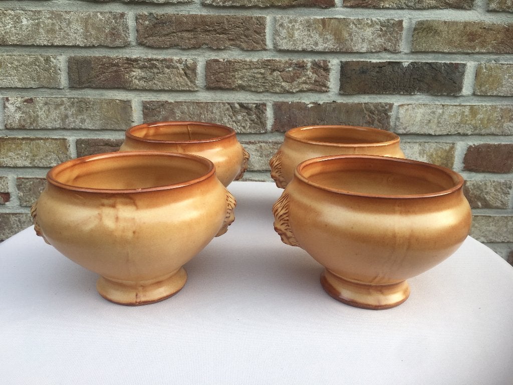 SOEPKOMMETJE MET LEEUWENKOPJES ZO GOED ALS NIEUW, Enlèvement ou Envoi, Comme neuf, Poterie, Récipient(s)