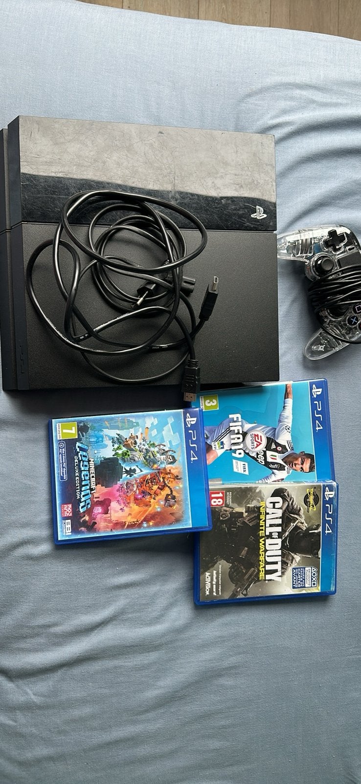 Vends ps4 + 1 manette + 3 jeux fonctionne très bien, 500 GB, Avec 1 manette, Enlèvement, Avec jeux
