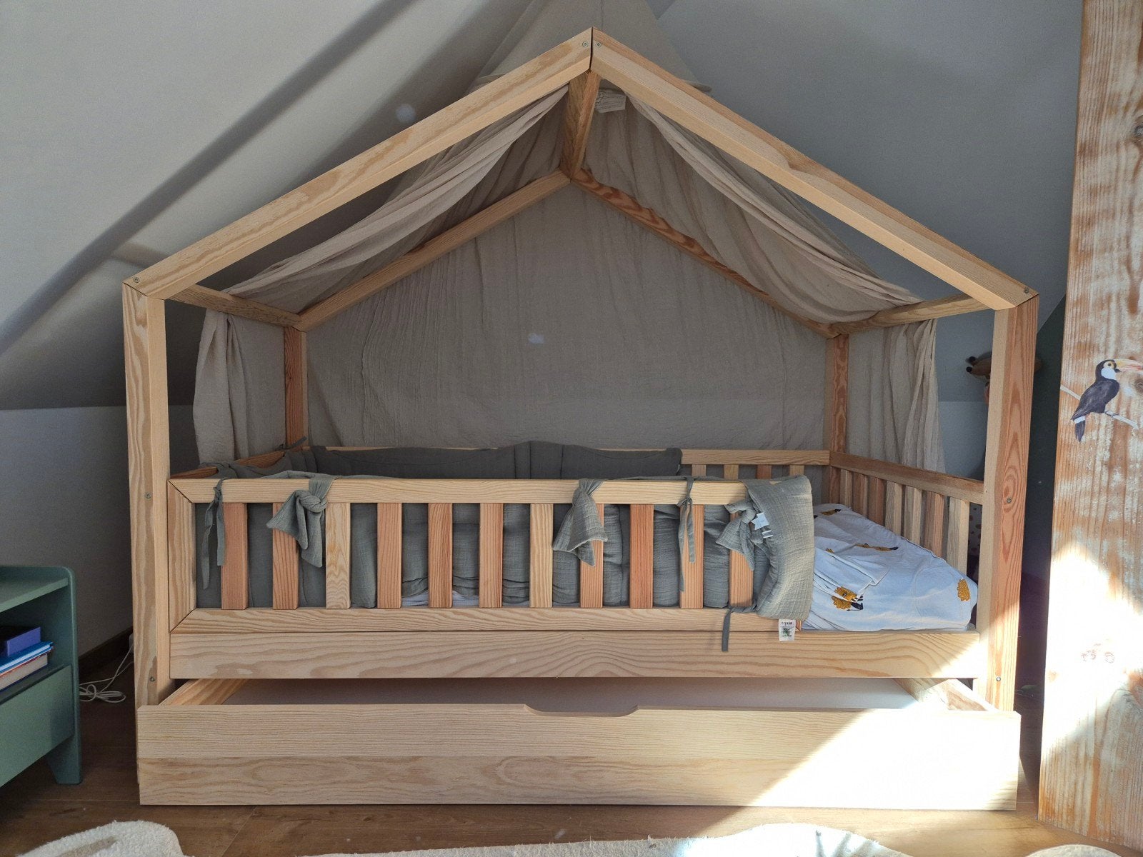 Maison lit pour enfants, 70 à 85 cm, Comme neuf, Sommier à lattes, Enlèvement