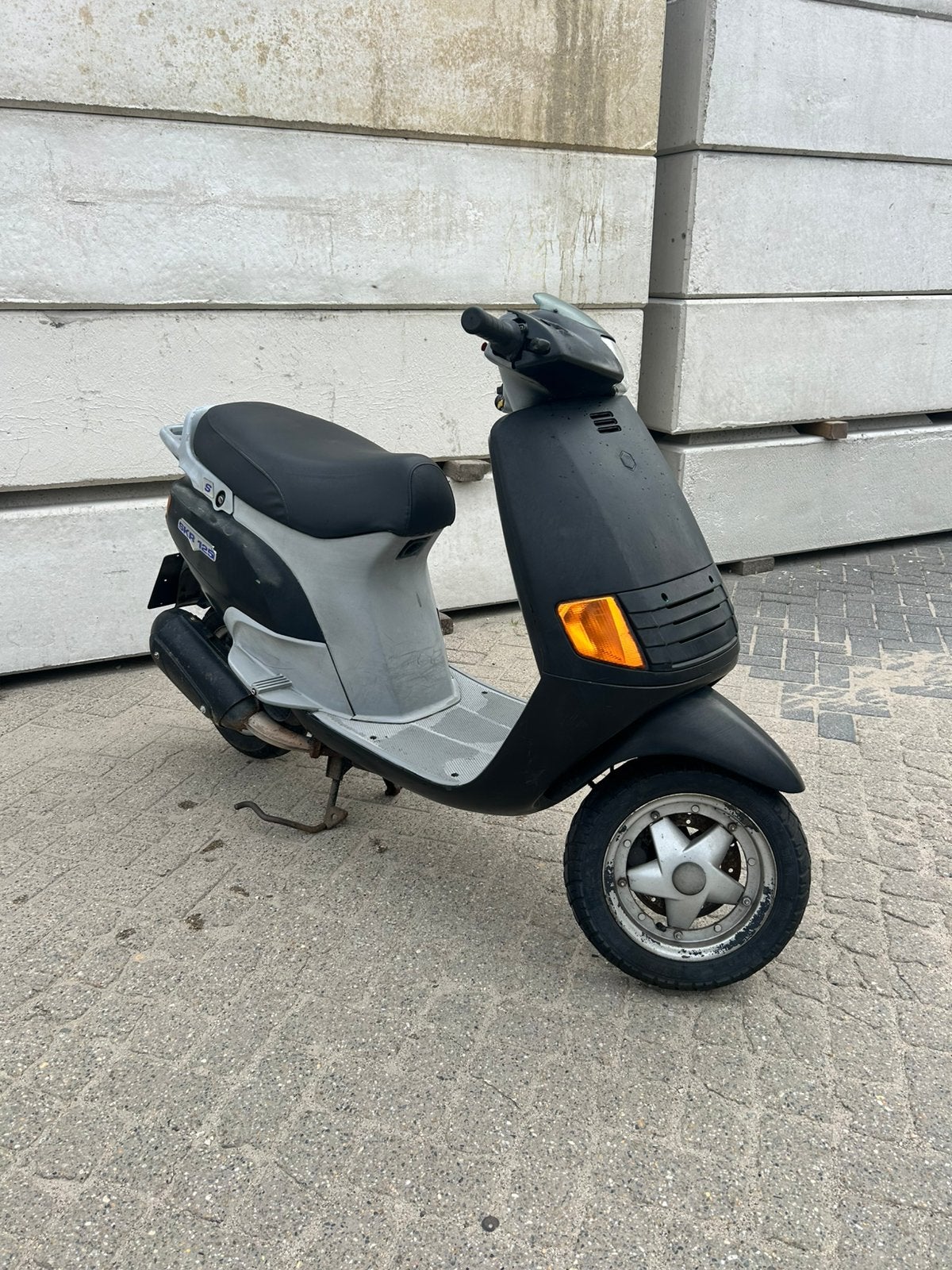 Piaggio SKR 125 Duits, Ophalen