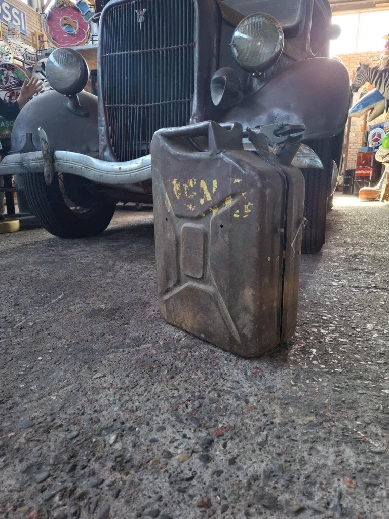 Vintage jerrycan kan omgebouwd naar kastje, Ophalen of Verzenden, Gebruikt, Gebruiksvoorwerp