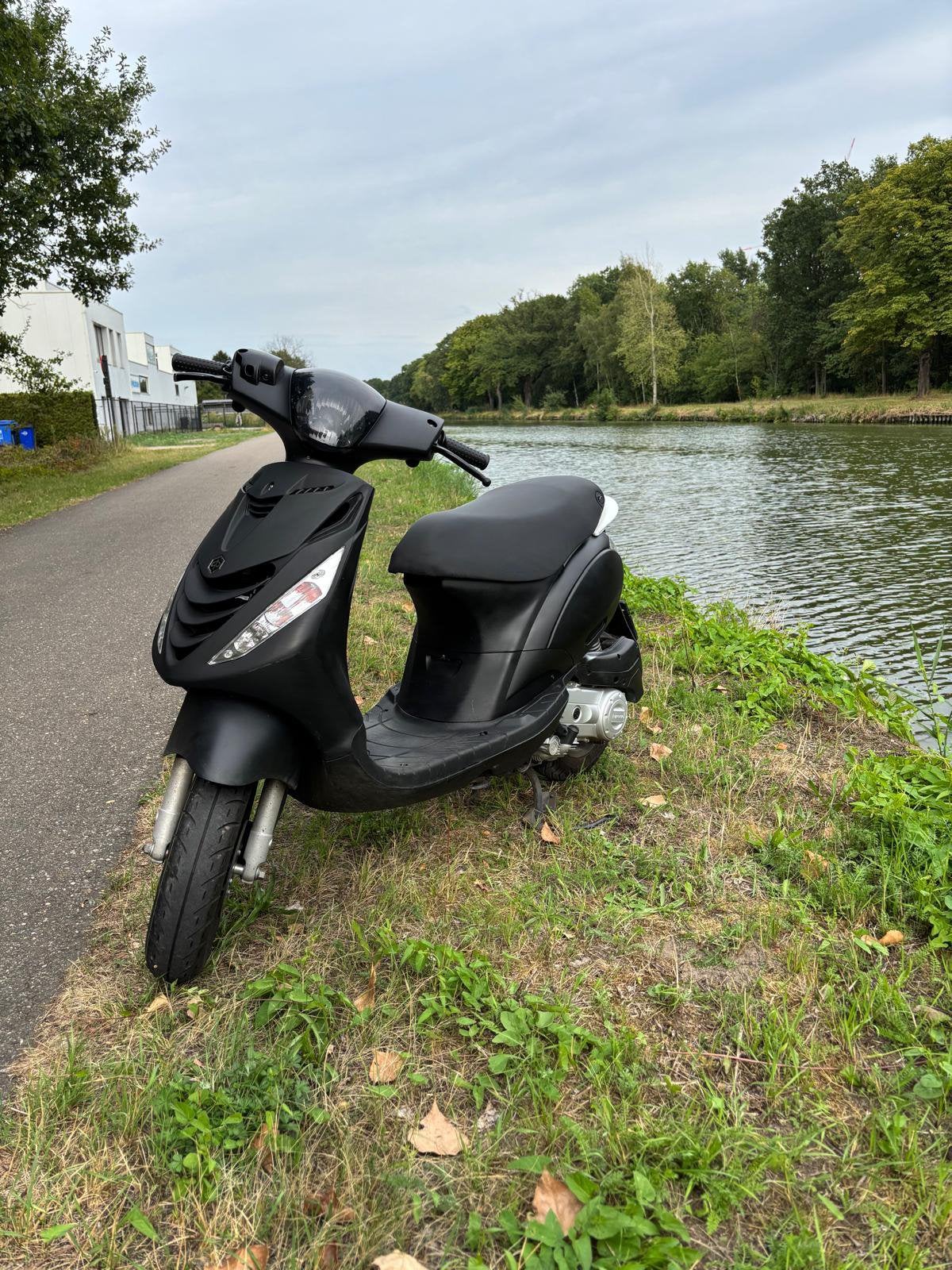 Piaggio Zip 4T – 2023 – 8.000 km, Fietsen en Brommers, Ophalen, Zip, Benzine, 50 cc