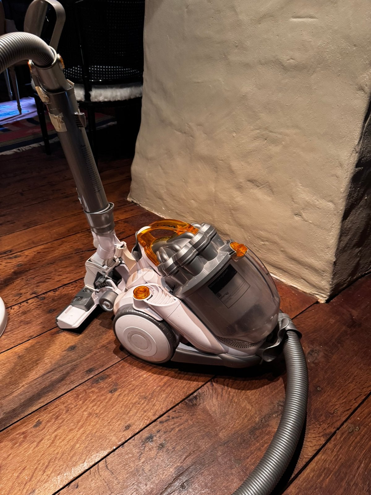 Dyson aspirateur sans sac, Enlèvement ou Envoi, Utilisé