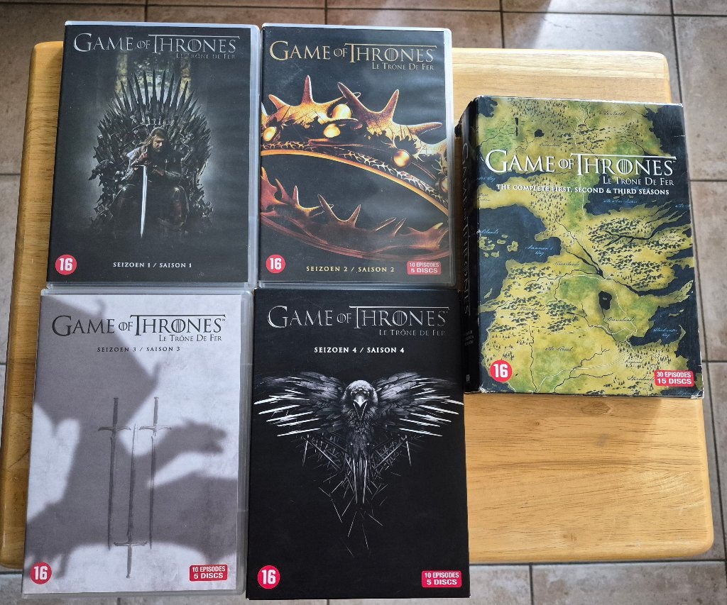 Lot coffrets DVD Game of Thrones saisons 1 à 4, Cd's en Dvd's, Ophalen, Bonusmateriaal, Gebruikt, Vanaf 16 jaar