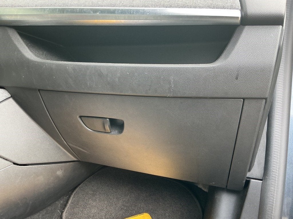 DASHBOARDKASTJE Renault Zoé (AG) (01-2012/03-2024), Gebruikt, Renault, Peter-Huppertz-Straße 5
51063  Köln, DE, Dialog.deutschland@renault.de