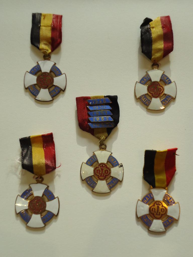 10 medailles 1947/1962 bedevaart NDL LOURDES J EVRARD Liège, Ophalen of Verzenden