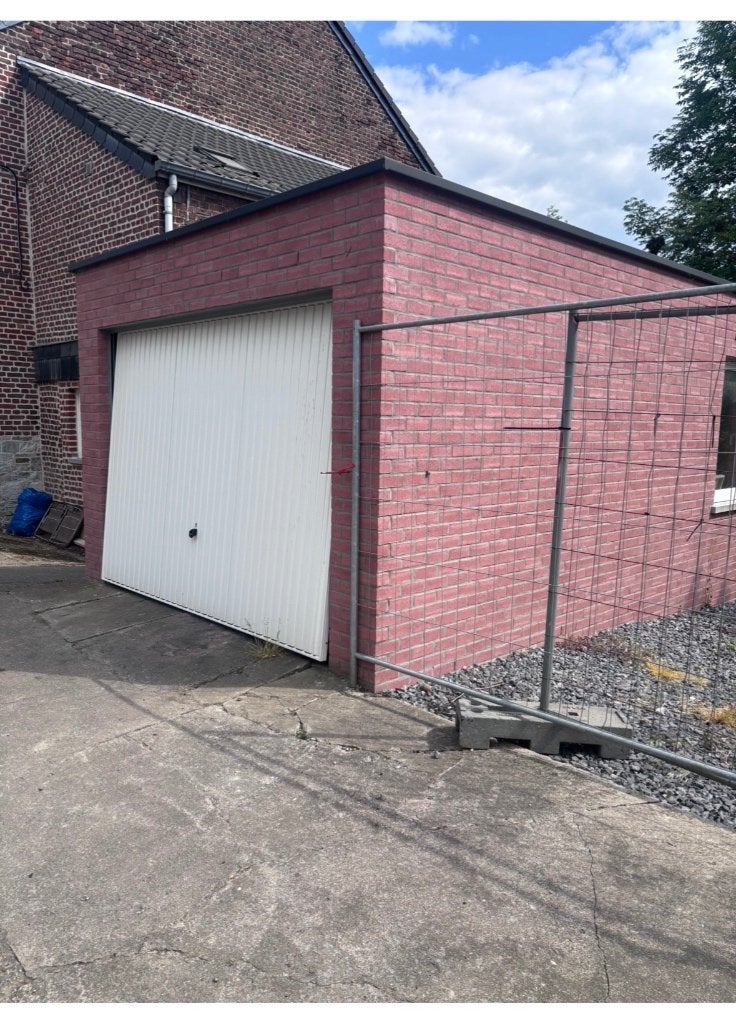Garage avec terrain attenant en option – Antheit / Wanze