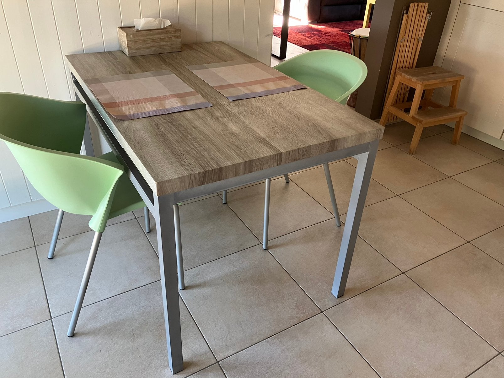 Keukentafel of kleine eetkamertafel, Ophalen, Zo goed als nieuw