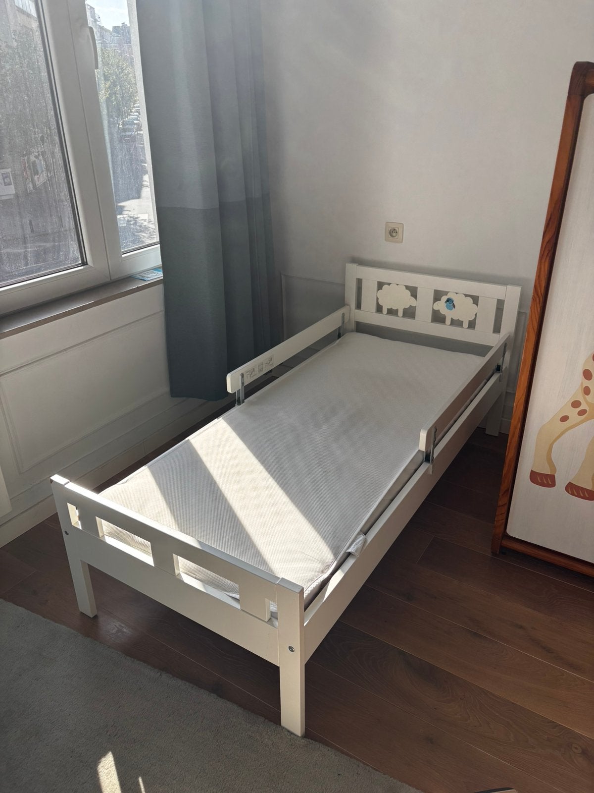 Lit enfant IKEA Kritter 70x160 avec matelas et barrieres, Ophalen, Wit, Zo goed als nieuw, Overige maten