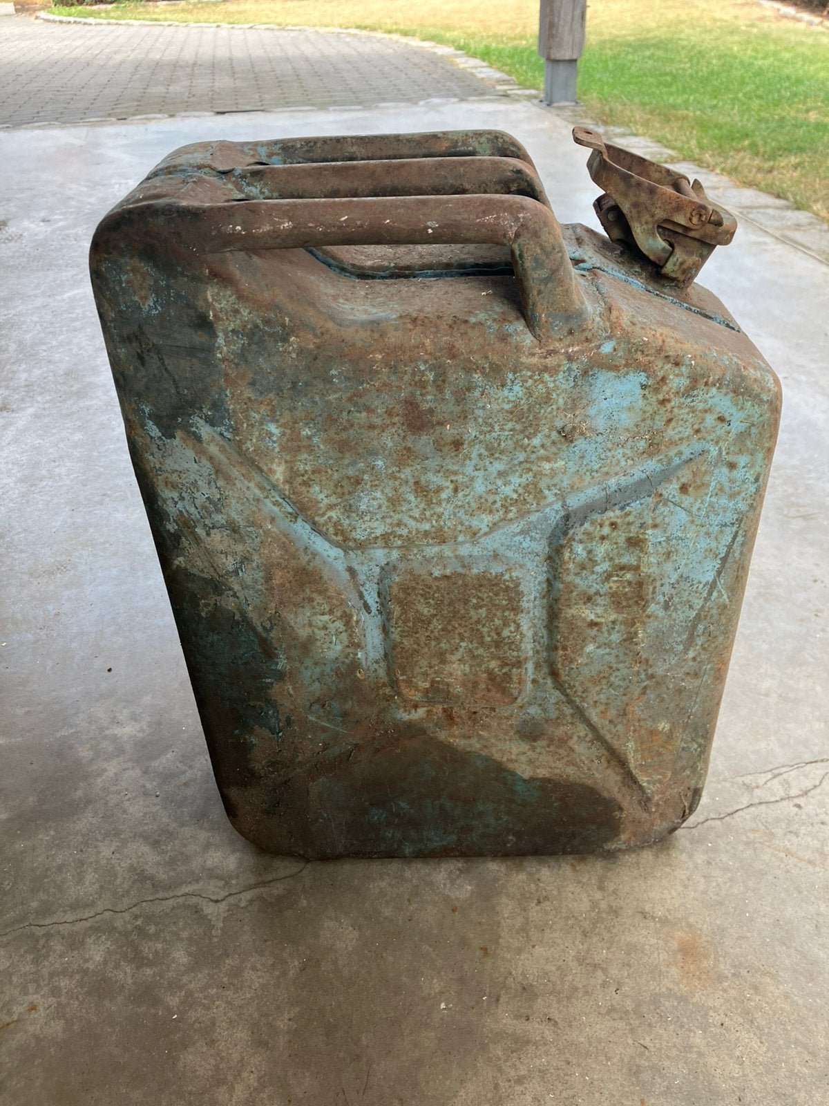 Jerrycan Engels, Verzamelen, Ophalen