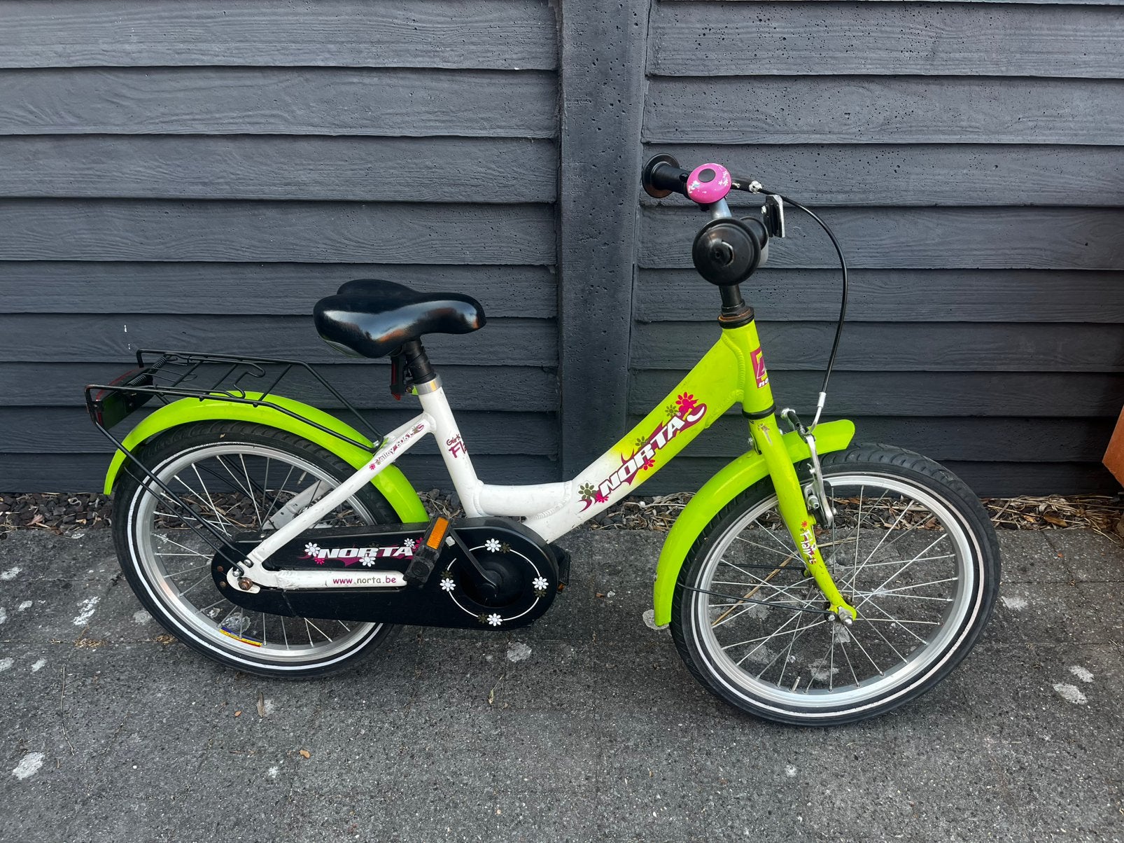 Kinder meisjesfiets Norta 18 inch, Fietsen en Brommers, Fietsen | Kinderfietsjes, Ophalen, Zo goed als nieuw, Terugtraprem