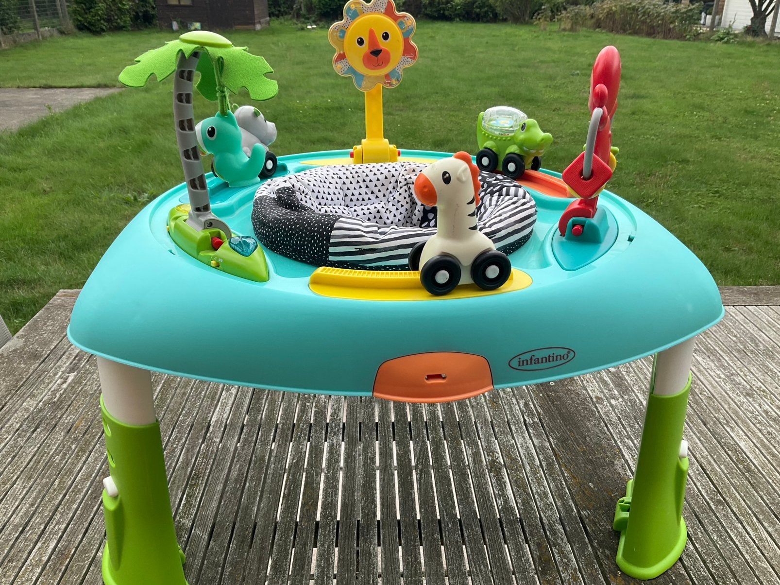 Infantino sit, spin & stand 360 activiteitentafel, Enlèvement, Comme neuf