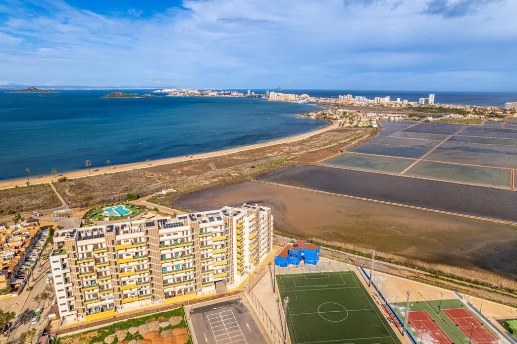 gelijkvloers appartement  – op 200m van het strand., Immo