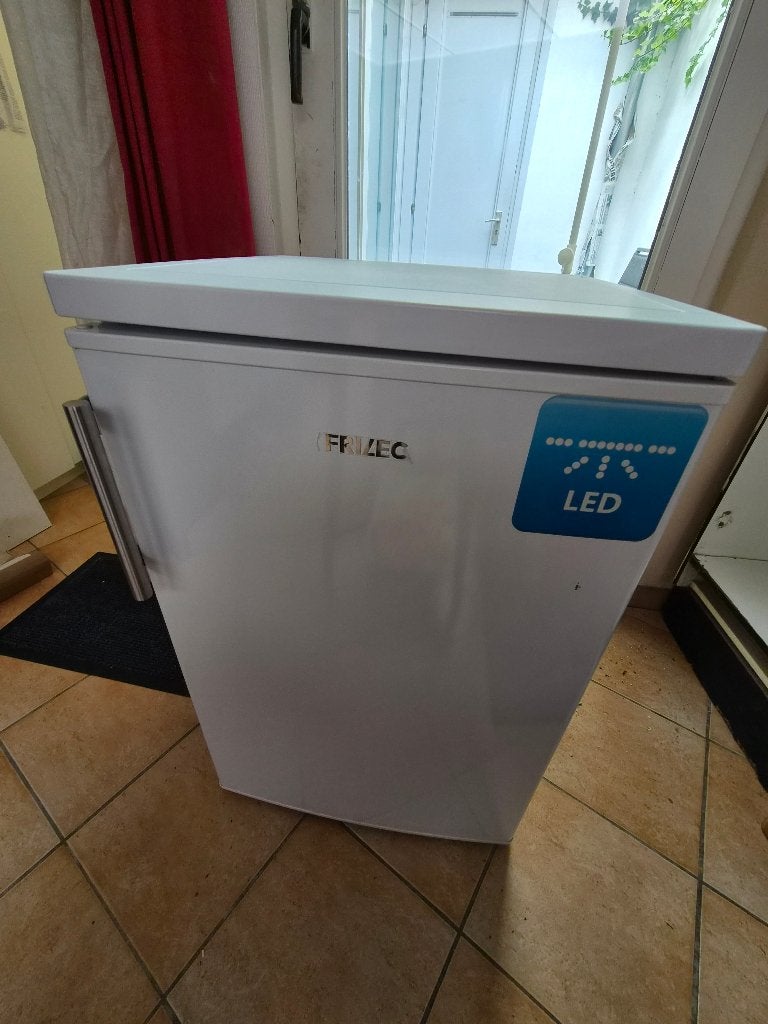 koelkast tafelmodel, Elektronische apparatuur, 100 tot 150 liter, 45 tot 60 cm, Ophalen, 85 tot 120 cm