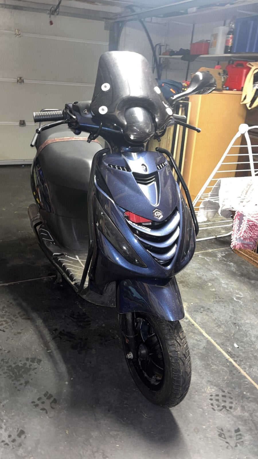 Piaggio zip a klasse (lees beschrijving), Fietsen en Brommers, Ophalen, Zip, Klasse A (25 km/u), Zo goed als nieuw