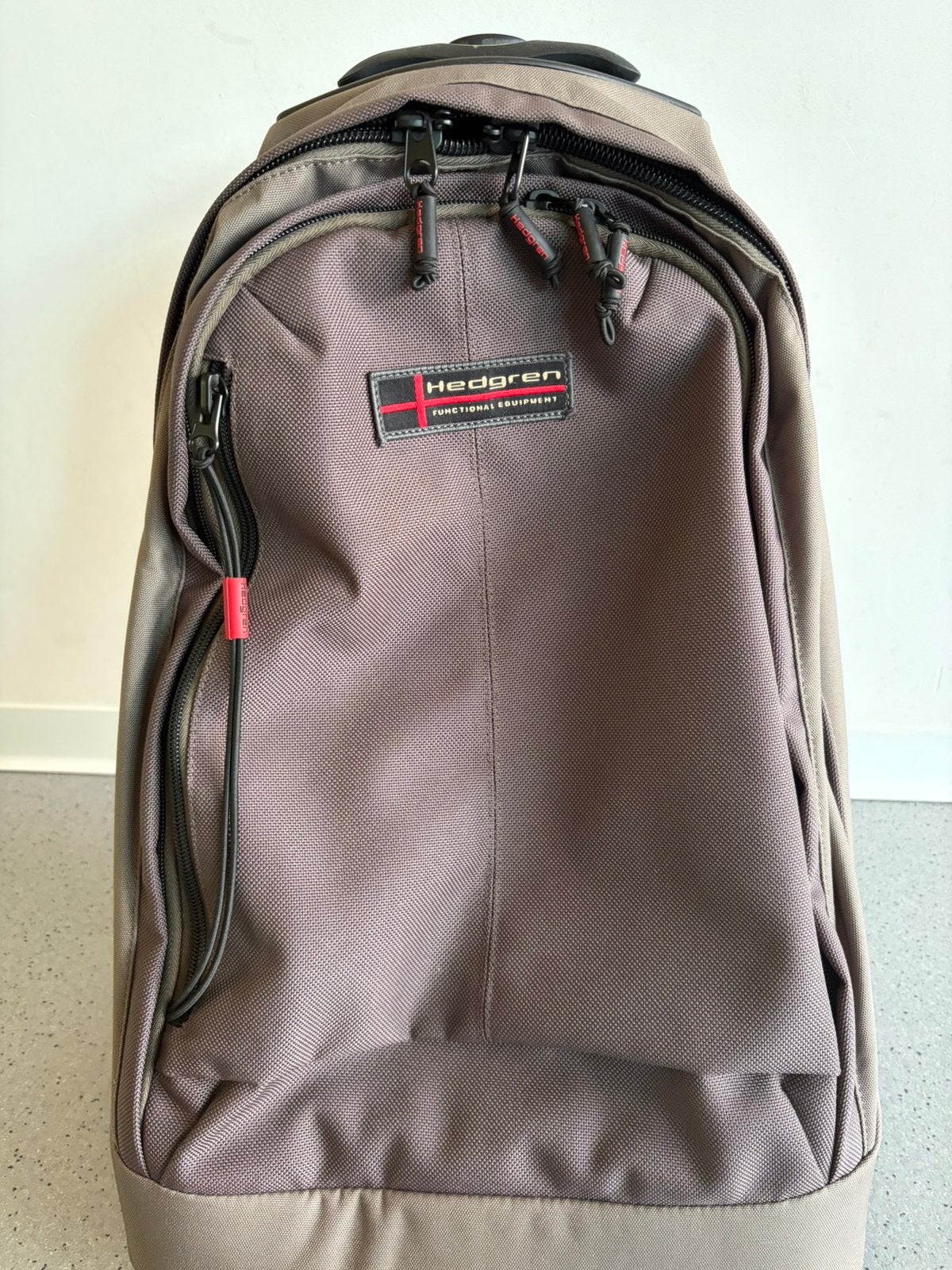 Hedgren trolley, rugzak, tas (niet gebruikt), Handtassen en Accessoires, Koffers, Ophalen, Nieuw, Zacht kunststof, 35 tot 45 cm
