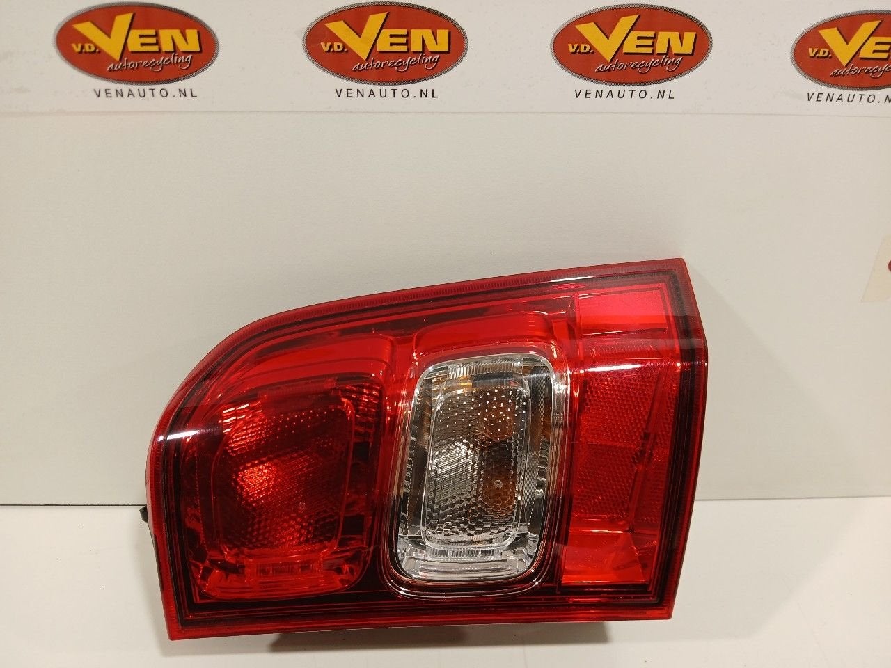 Achterlicht carrosserie rechts Suzuki Ignis, Onderdelen@venauto.nl, Van der Ven Autorecycling B.V., Gebruikt, Ettenseweg 76, 4706 PB Roosendaal, The Netherlands