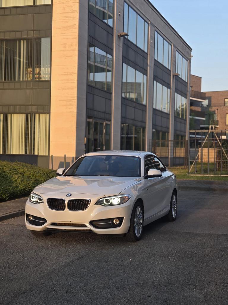 BMW 218D Sport Diesel Euro6B perfect staat!, Auto's, BMW, Euro 6, 2 Reeks, Coupé, Bi-Xenon koplampen