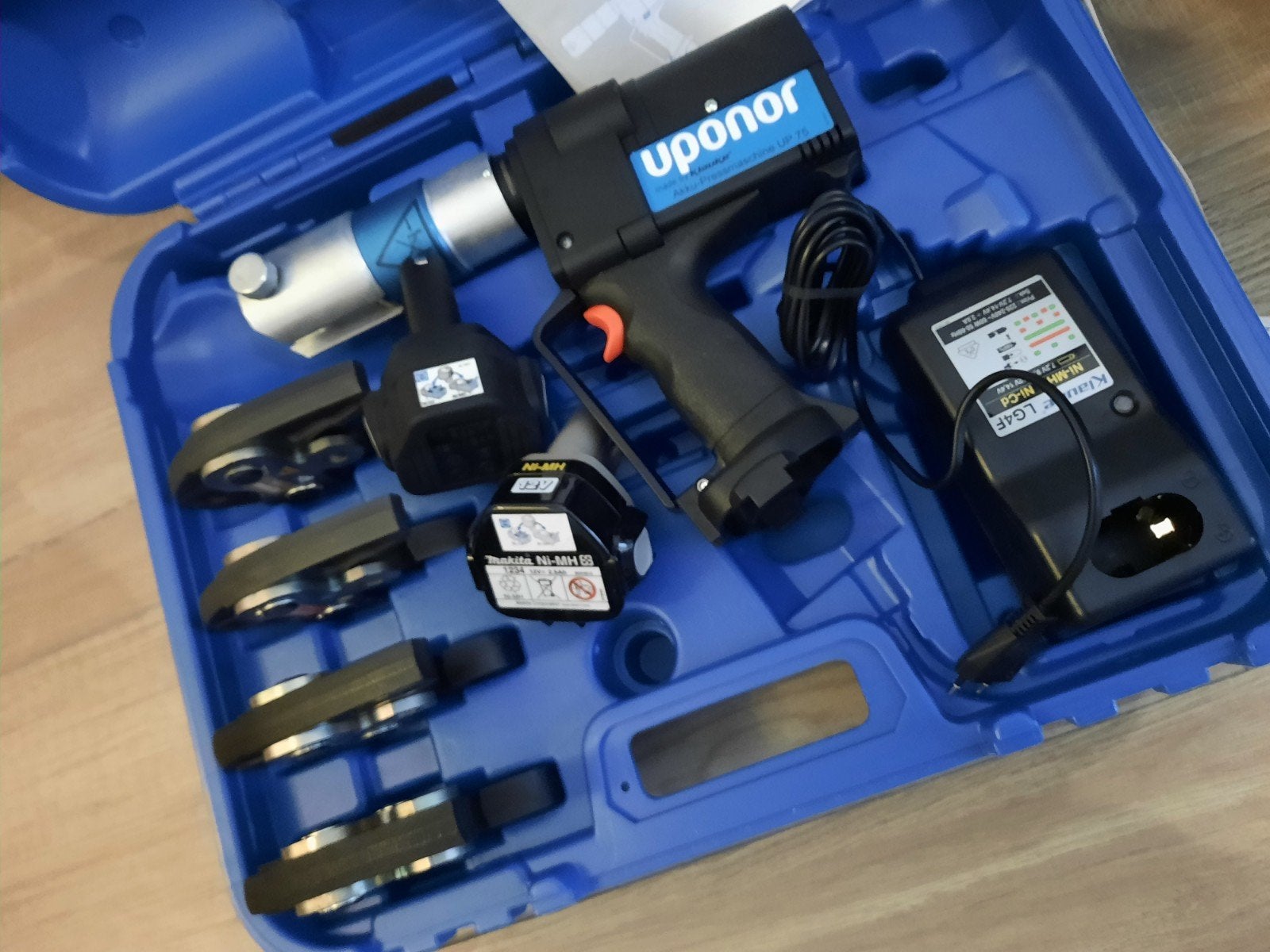 uponor up 75 Perstang Uponor incl 4x  persbekken 16/20/25/32, Doe-het-zelf en Bouw, Ophalen
