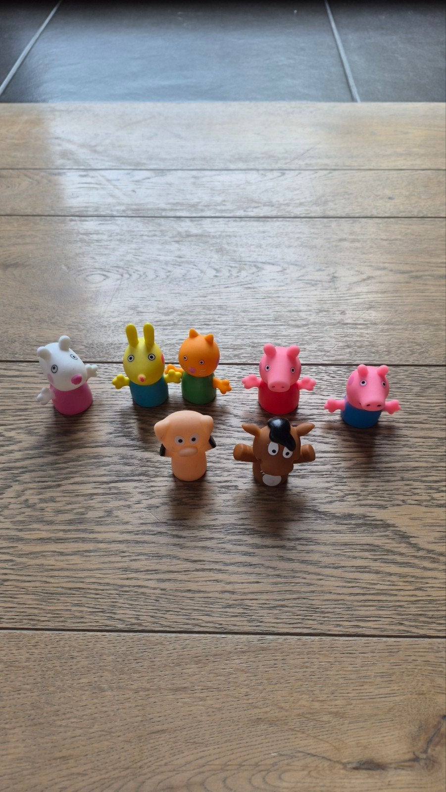 Vingerpopjes Peppa Pig, Ophalen