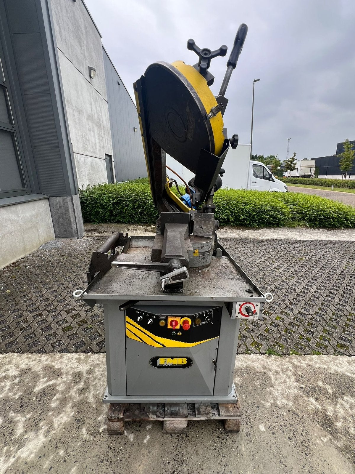 FMB TITAN metaalzaag, Bricolage & Construction, Outillage | Scies mécaniques, Enlèvement, Utilisé, 1200 watts ou plus, 70 mm ou plus
