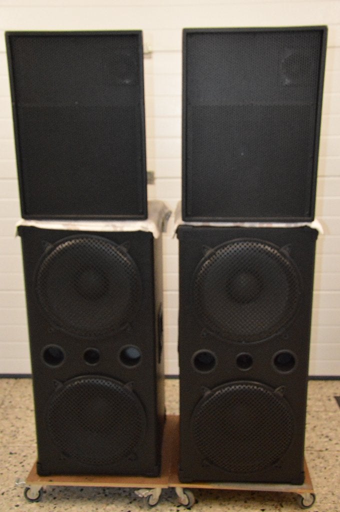 2 X NOUVELLES BAFFLES DE BASSE + NOUVEAUX PLATEAUX, Neuf, Autres marques, Bass-reflex, Enlèvement