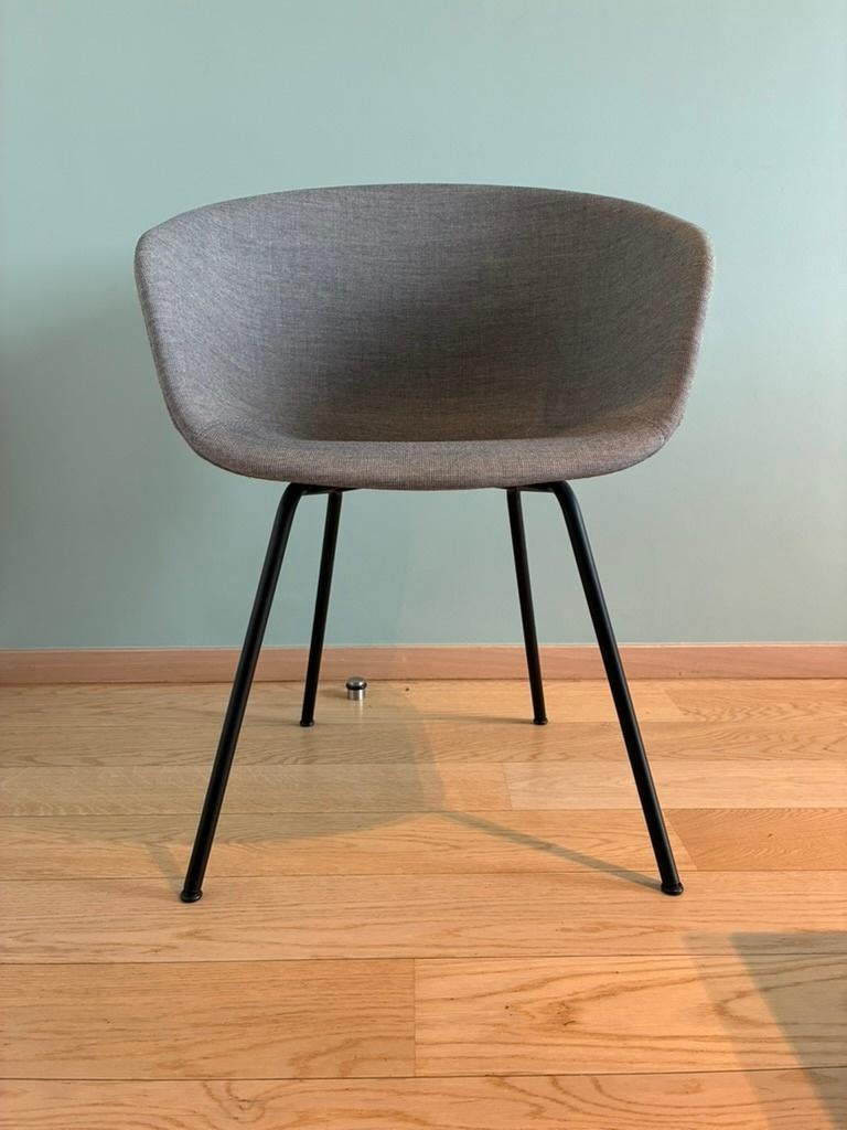 4 chaises HAY AAC27 Tissu gris et pieds métalliques noirs, Gris, Comme neuf, Contemporain, Enlèvement