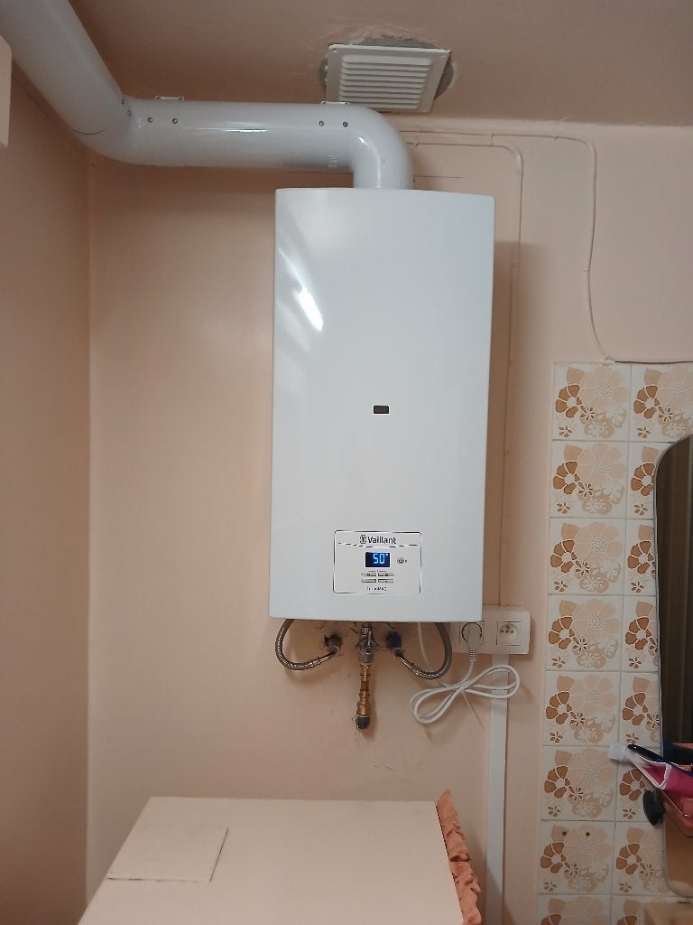 chauffe - bains VAILLANT Turbomag gaz naturel, 14 litres, Bricolage & Construction, Chauffe-eau, Moins de 3 ans, Comme neuf, Enlèvement