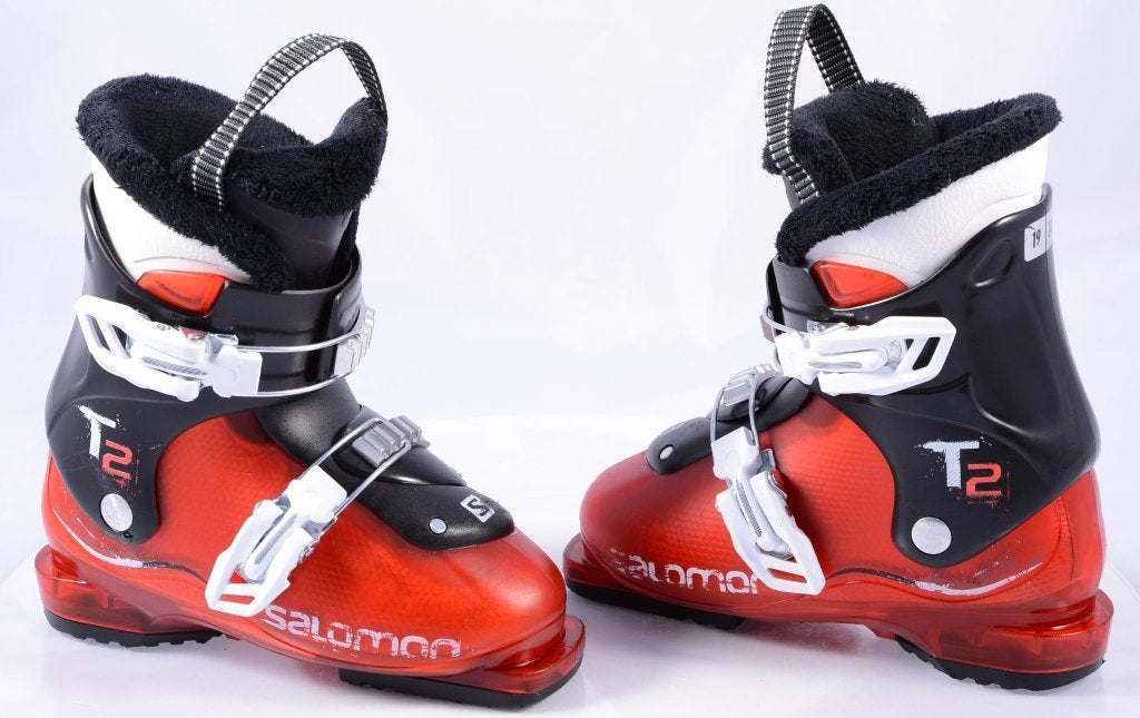 Chaussures de ski pour enfants 28,5;29;31 ; 32 EU SALOMON T2, Sports & Fitness, Carving, Salomon, Utilisé, Chaussures