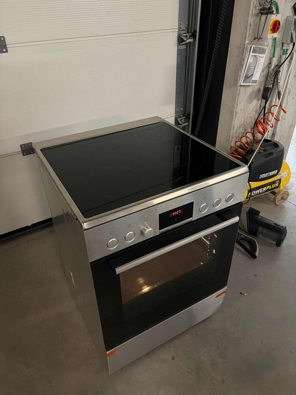 Réchaud Bosch nouveau modèle 2026, Electroménager, Enlèvement, Comme neuf, Céramique, 4 zones de cuisson
