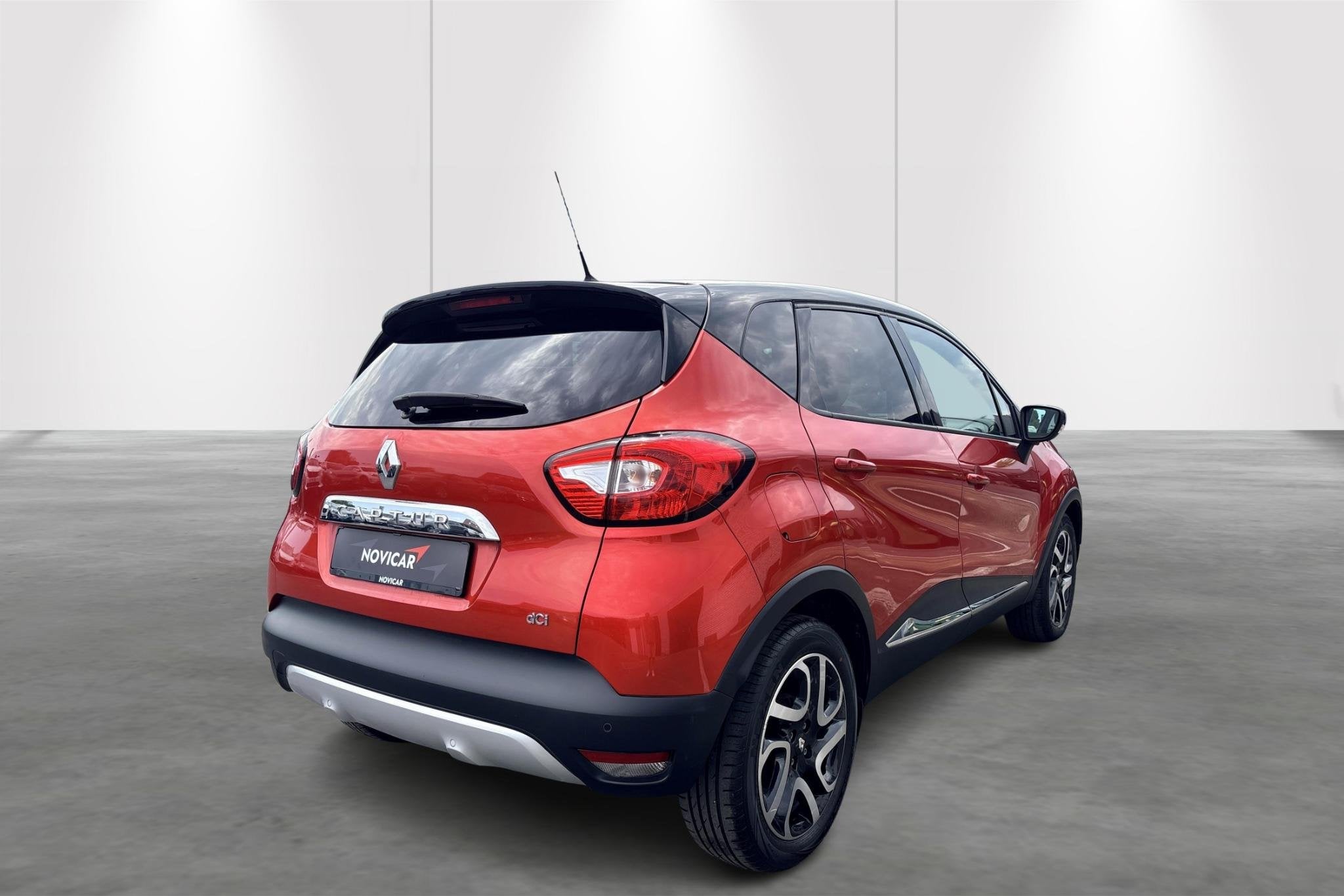 Renault Captur 1.5 DCI 90 Extrem - CAMERA + SENSOREN + GPS, Auto's, Renault, Voorwielaandrijving, Euro 5, Stof, Gebruikt