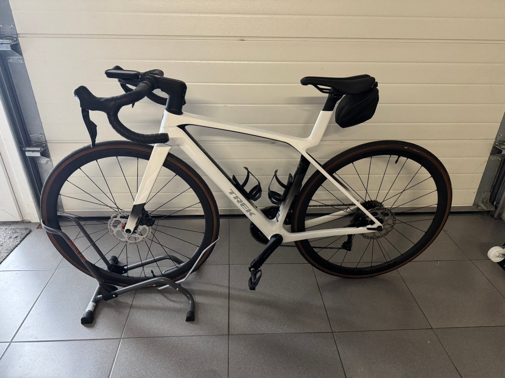 Trek Madone SL 6 Gen 8 - Maat S, Fietsen en Brommers, Ophalen, Zo goed als nieuw
