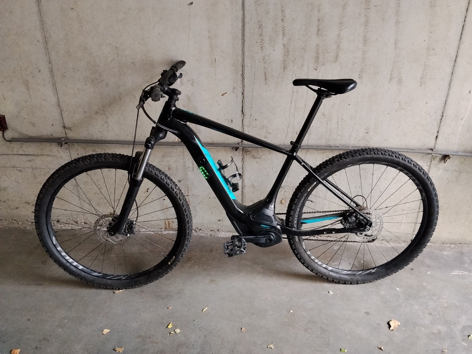 Specialized e-mountainbike levo, Vélos & Vélomoteurs, Vélos électriques, Utilisé, Autres marques, 51 à 55 cm, 50 km par batterie ou plus