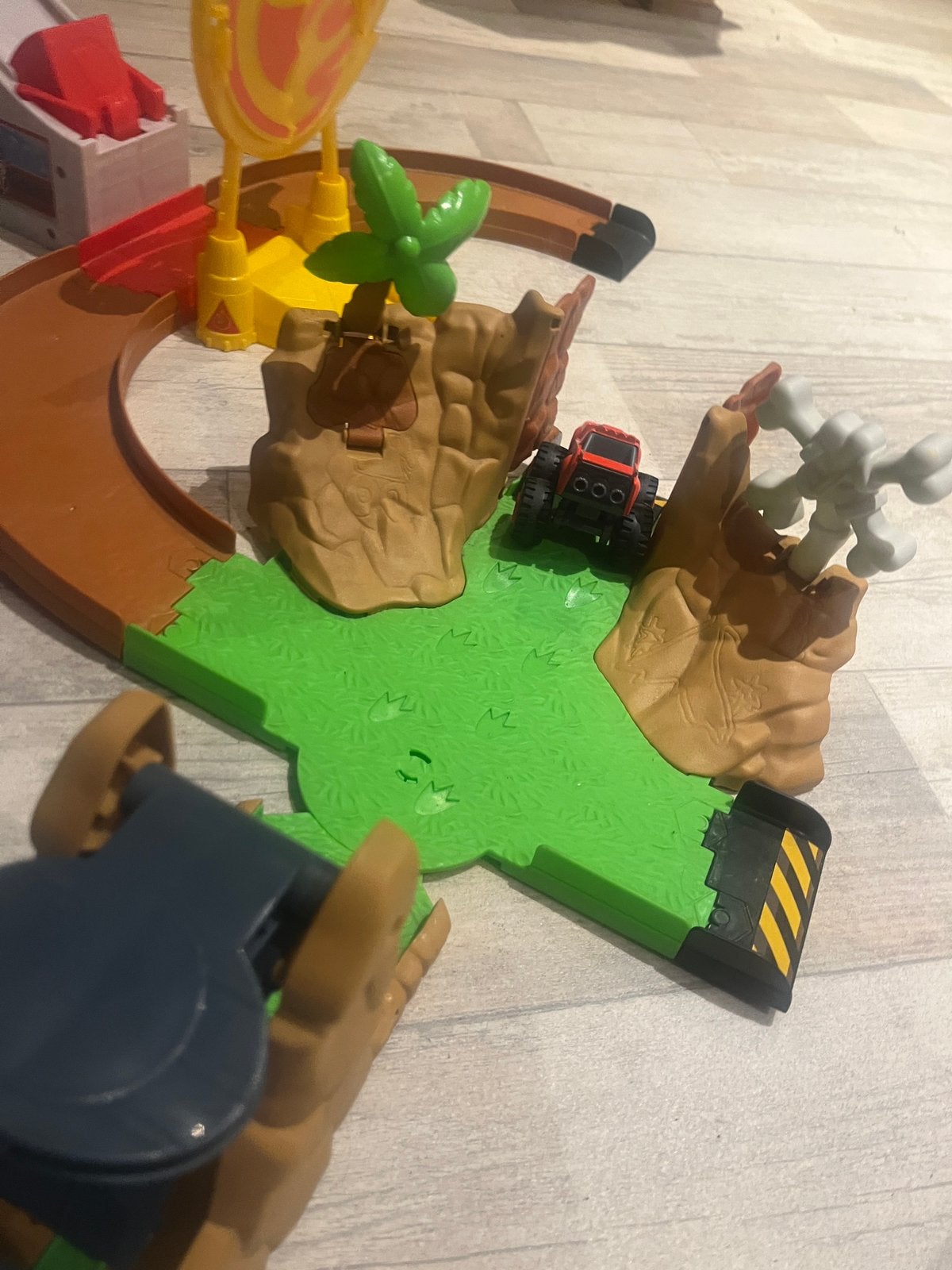 Blaze en de monsterwielen, Ophalen, Zo goed als nieuw, Speelset