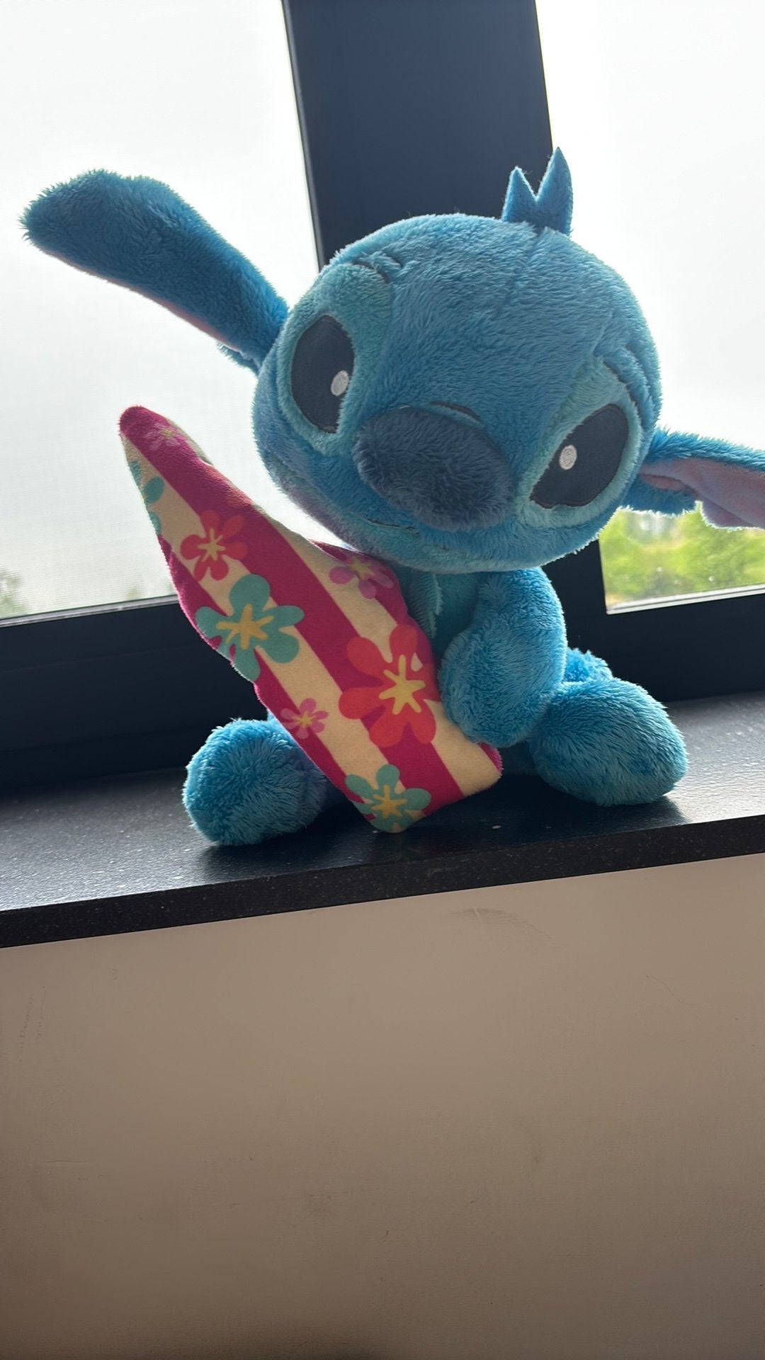 Stitch knuffel met surfboard, Enlèvement, Comme neuf