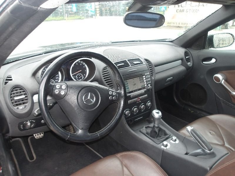 MERCEDES-BENZ SLK 200  BENZINE 06-04, Auto's, Overige modellen, Zwart, Bedrijf, https://public.car-pass.be/vhr/aa94ef5d-7490-4870-9883-f2d93ed2390b