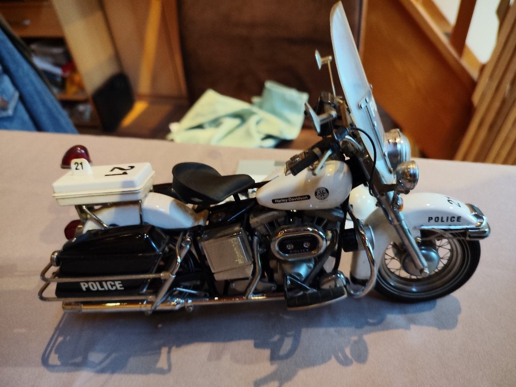 Moto de police Harley Davidson Electra Glide, Enlèvement ou Envoi, Comme neuf, Motos