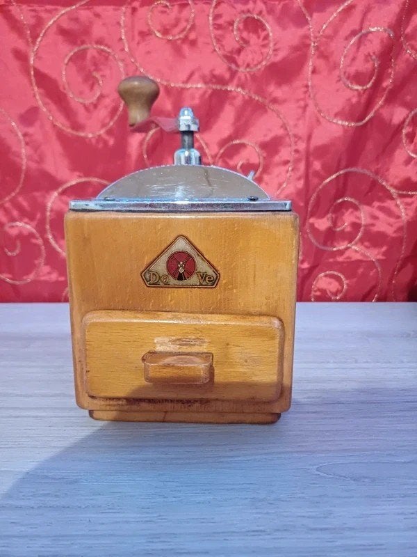 Moulin à café vintage DeVe en bois et chrome - Années 1950, Envoi